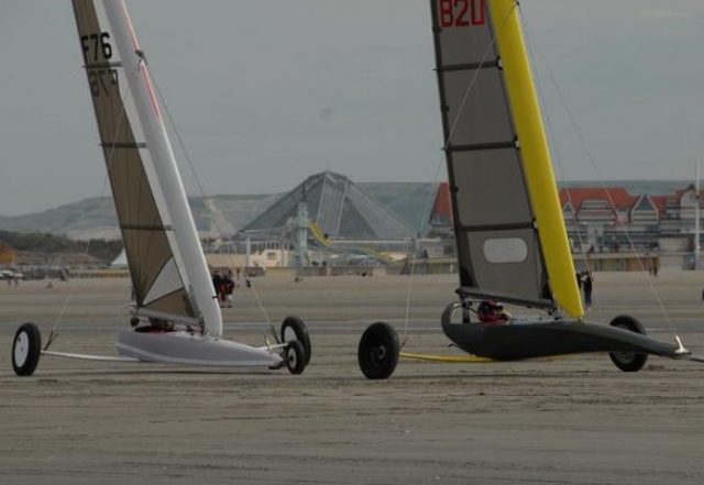 Deux chars en course